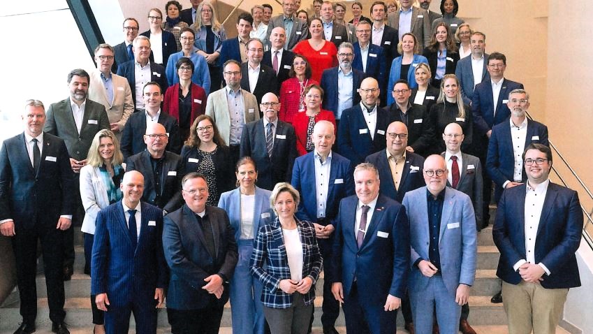 International-aktiv_Erweiterter-Blick-auf-Fachkraeftesicherung International aktiv - Erweiterter Blick auf Fachkräftesicherung